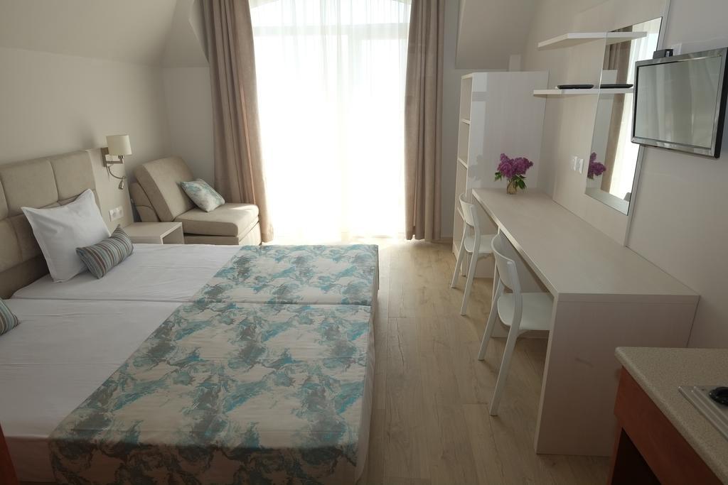 Helios Hotel Балчик Екстер'єр фото